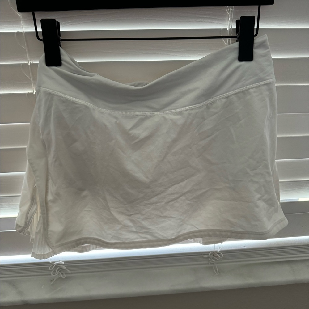 *rare* lululemon pace rival skirt . Low rise 2.5 white